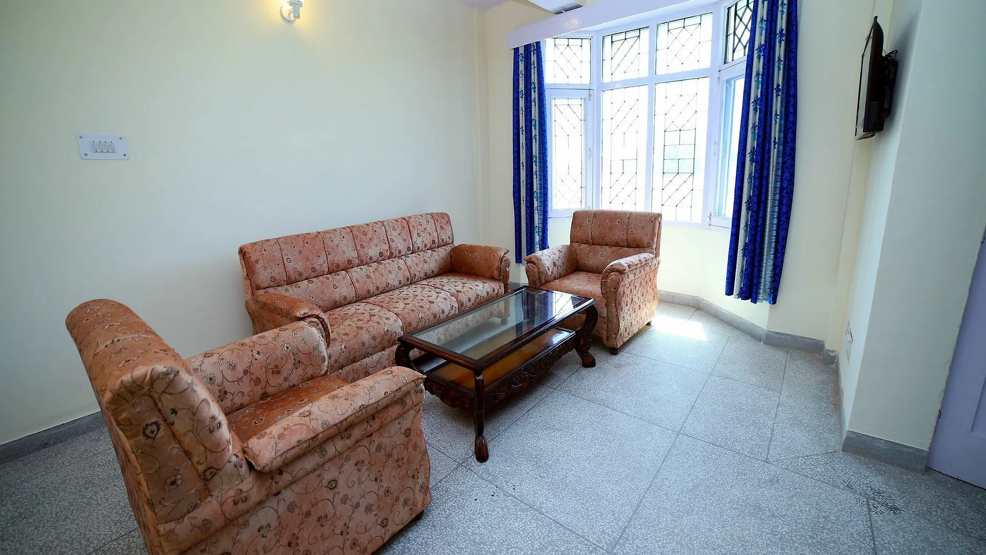 Oyo 12697 Home Valley View New Shimla 0*,  India